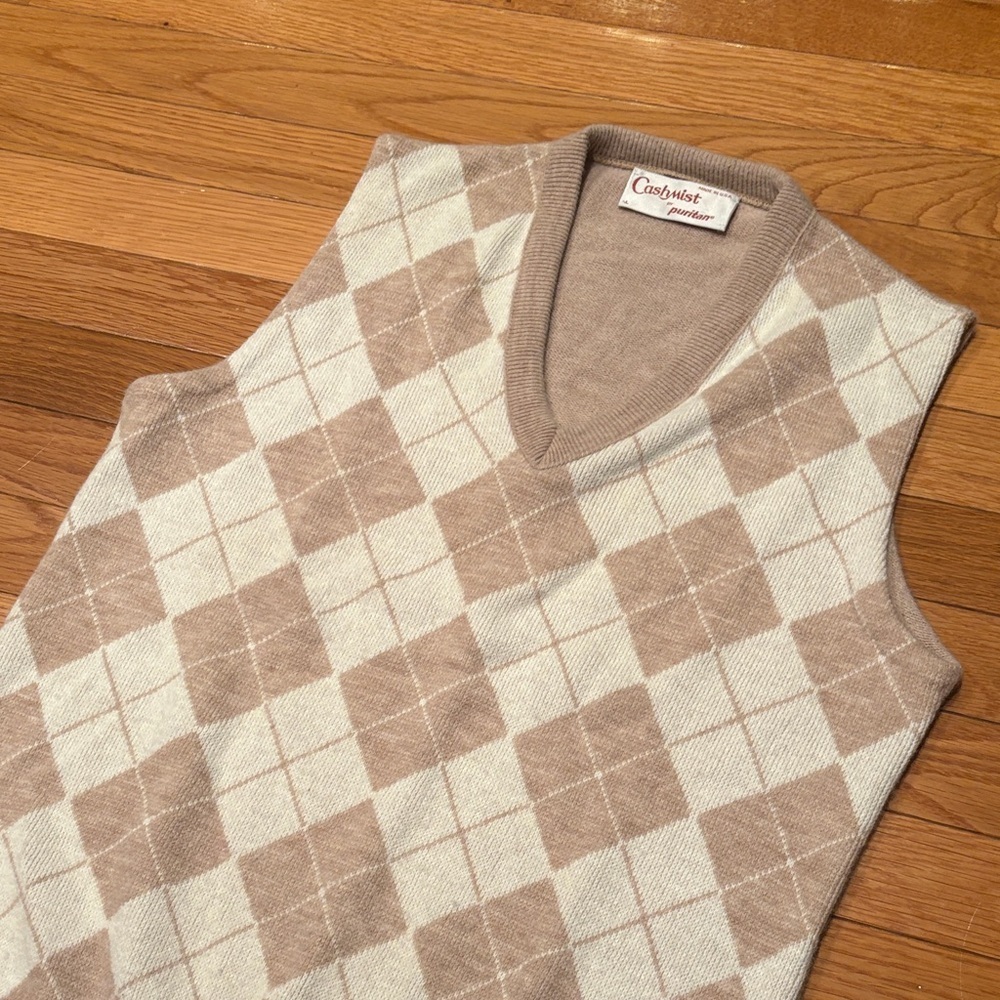 Puritan Beige and Cream Argyle Vest - Picture 3 of 5